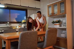 Con gái bị ông xã mới của má xoạc mỗi ngày, cho dù đã có người yêu