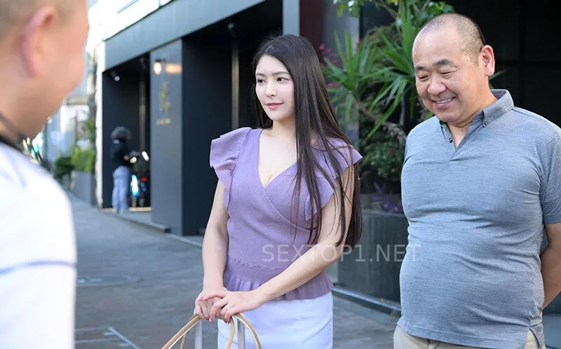 Thấy người vợ của nhân viên đẹp quá, quản lý lại có sở thích quan hệ người vợ người khác nên đã…